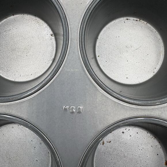 Ekco‎ Muffin Pans Lot of 2 Regular Size Cupcake Mold 12 Hole Slot Each USA - Picture 3 of 12